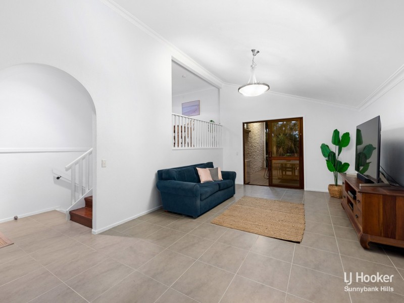 23 Bridle Street, Mansfield QLD 4122