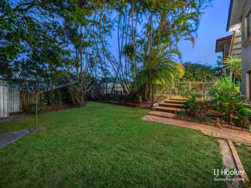23 Bridle Street, Mansfield QLD 4122