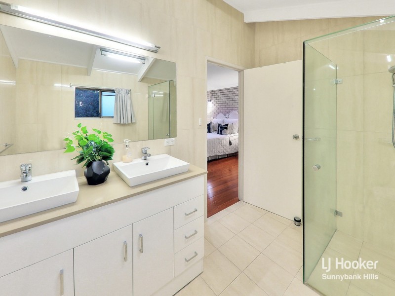 4 Halkin Street, Eight Mile Plains QLD 4113