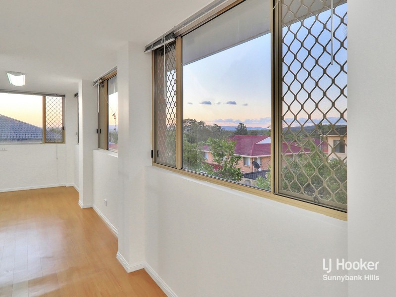 19 Lindfield Circuit, Robertson QLD 4109