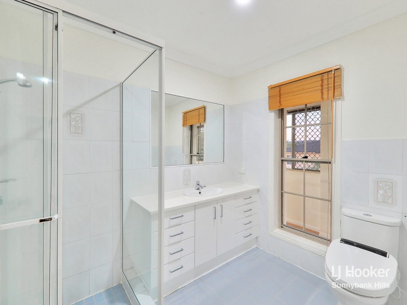 19 Lindfield Circuit, Robertson QLD 4109