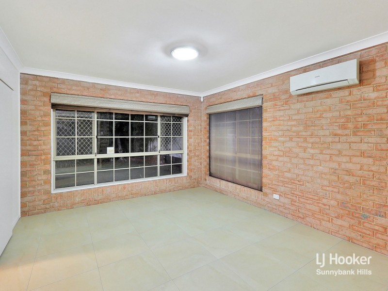 19 Lindfield Circuit, Robertson QLD 4109