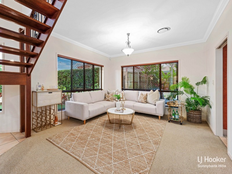 7 Sandwell Close, Wishart QLD 4122