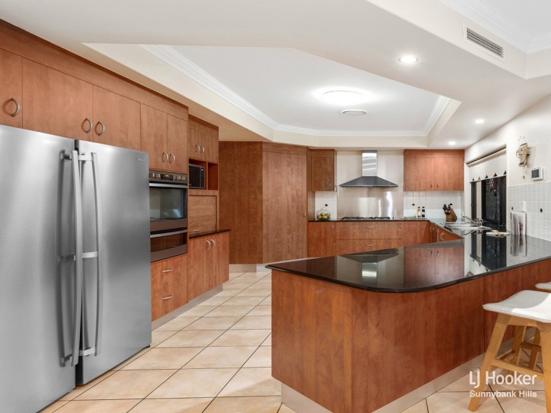 7 Sandwell Close, Wishart QLD 4122