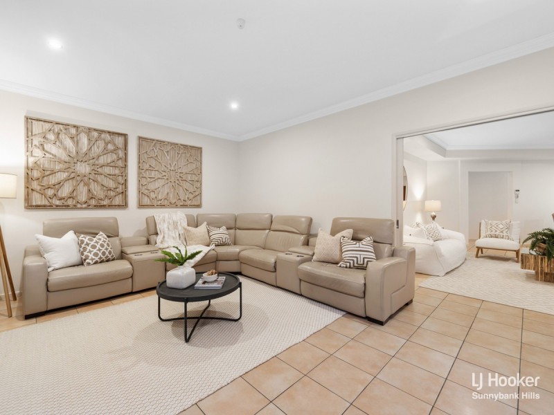 7 Sandwell Close, Wishart QLD 4122