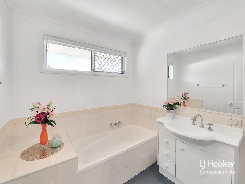 12 Fig Tree Street, Calamvale QLD 4116