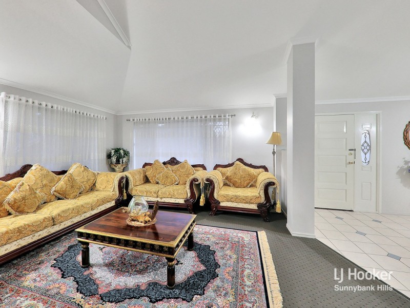 12 Gangar Close, Eight Mile Plains QLD 4113