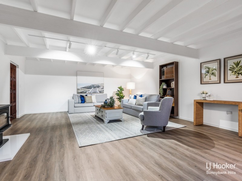 8 Lambert Drive, Calamvale QLD 4116