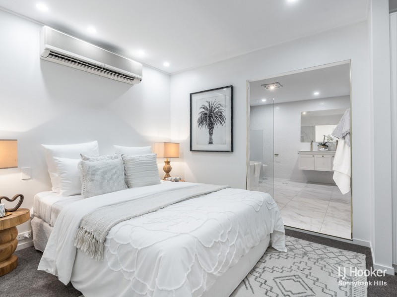 8 Lambert Drive, Calamvale QLD 4116