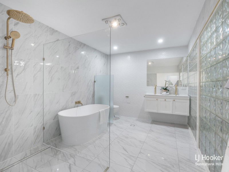 8 Lambert Drive, Calamvale QLD 4116