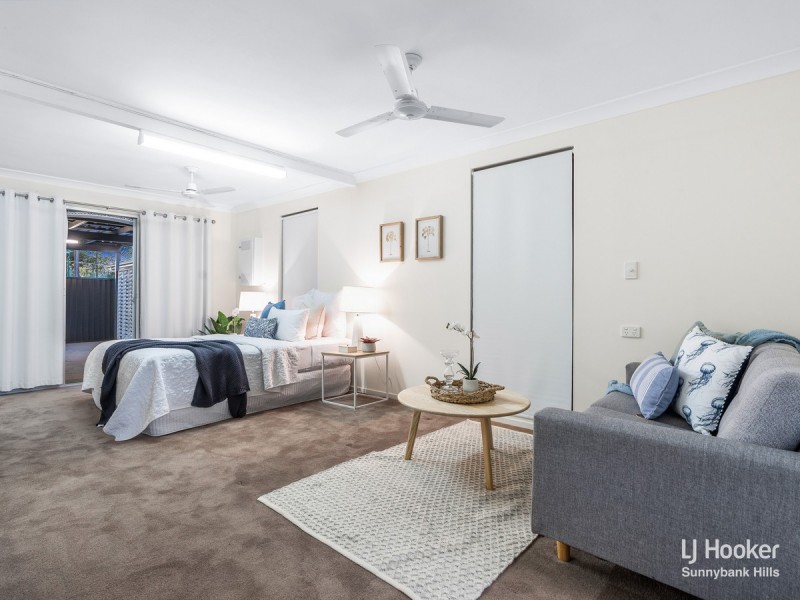 8 Lambert Drive, Calamvale QLD 4116