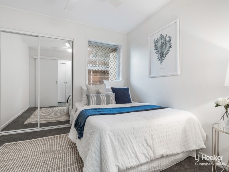 8 Lambert Drive, Calamvale QLD 4116