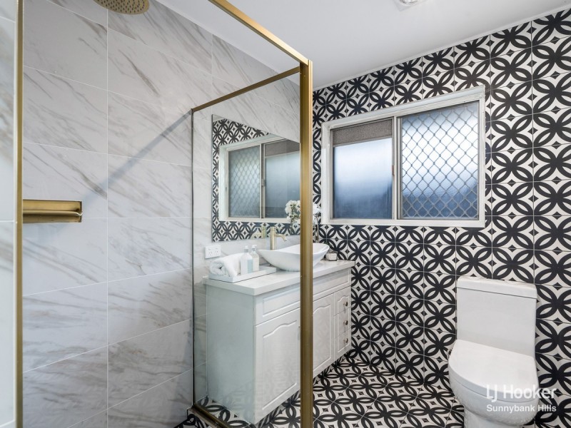 8 Lambert Drive, Calamvale QLD 4116