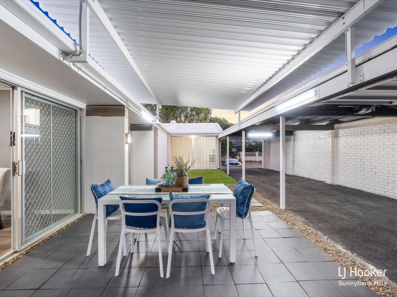 8 Lambert Drive, Calamvale QLD 4116