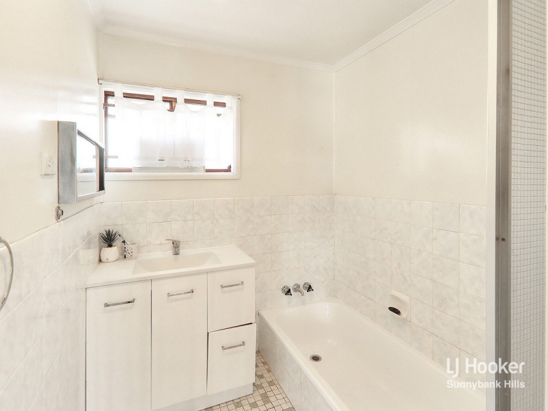 52 Morialta Street, Mansfield QLD 4122