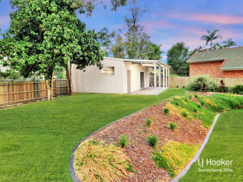 4 Aspen Crescent, Parkinson QLD 4115