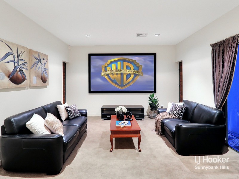 18 Walker Circuit, Eight Mile Plains QLD 4113