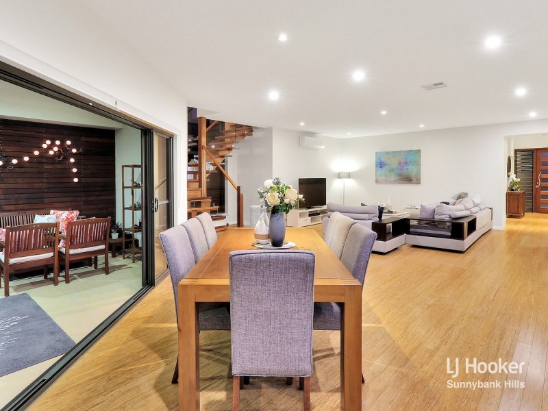 18 Walker Circuit, Eight Mile Plains QLD 4113