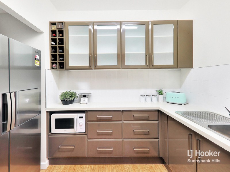 18 Walker Circuit, Eight Mile Plains QLD 4113