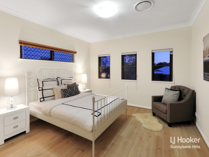 18 Walker Circuit, Eight Mile Plains QLD 4113