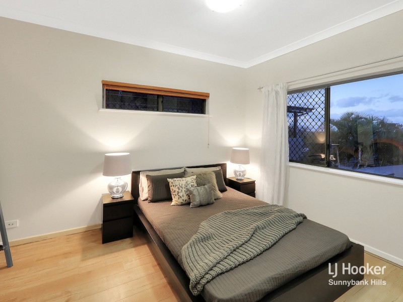 18 Walker Circuit, Eight Mile Plains QLD 4113