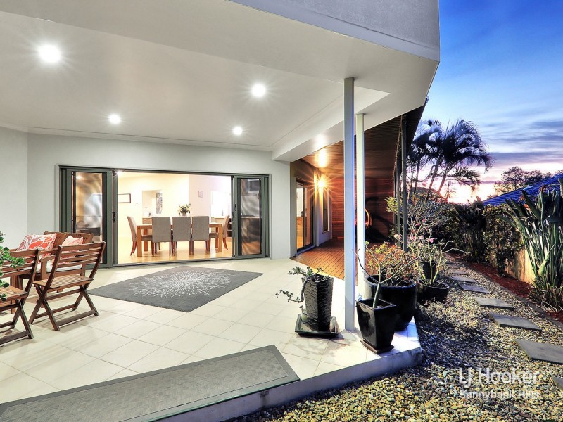 18 Walker Circuit, Eight Mile Plains QLD 4113