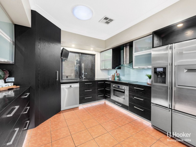 32 Kentwell Place, Wishart QLD 4122