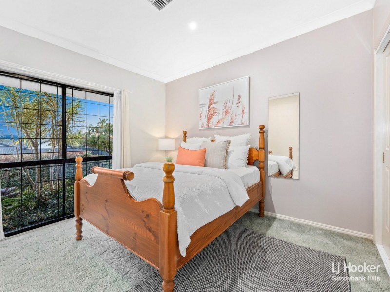 32 Kentwell Place, Wishart QLD 4122