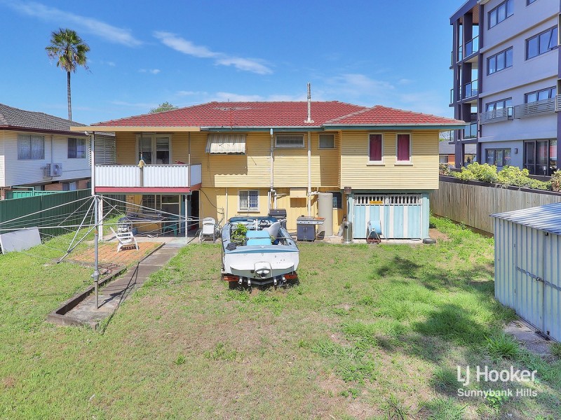 22 Grout Street, Macgregor QLD 4109