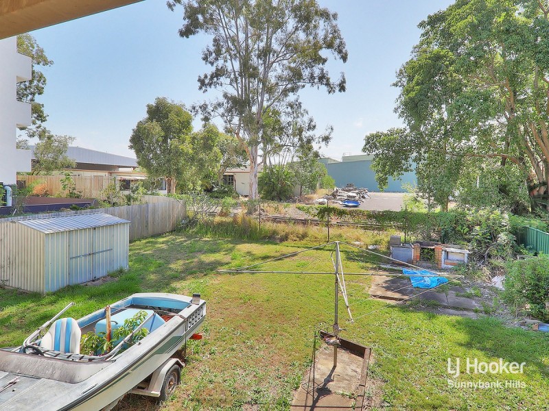 22 Grout Street, Macgregor QLD 4109