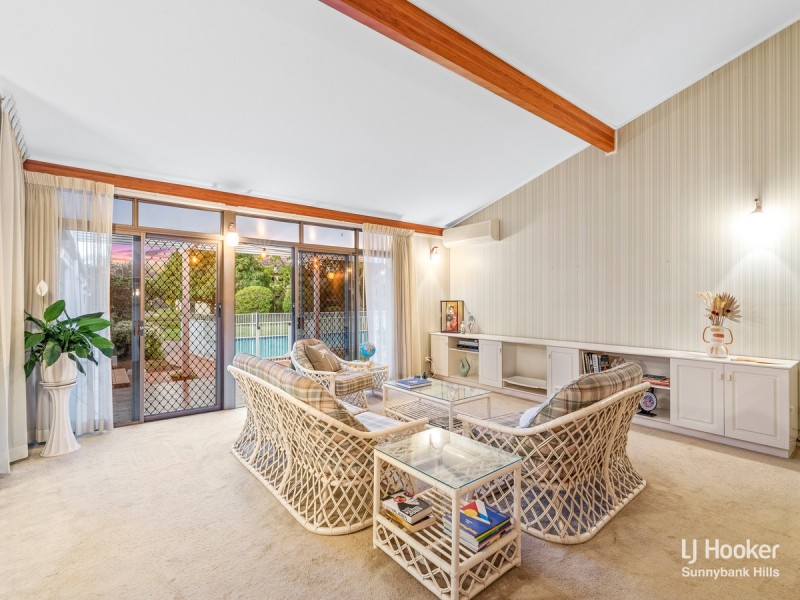 22 Prudence Street, Robertson QLD 4109