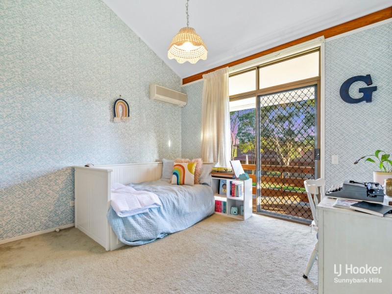 22 Prudence Street, Robertson QLD 4109