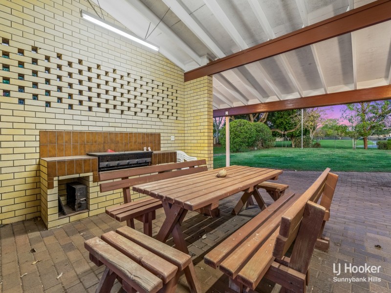 22 Prudence Street, Robertson QLD 4109