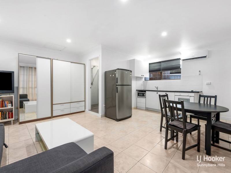 24 Bywater Street, Hillcrest QLD 4118