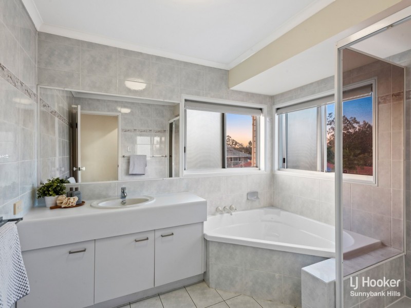 3 Bauhinia Close, Eight Mile Plains QLD 4113