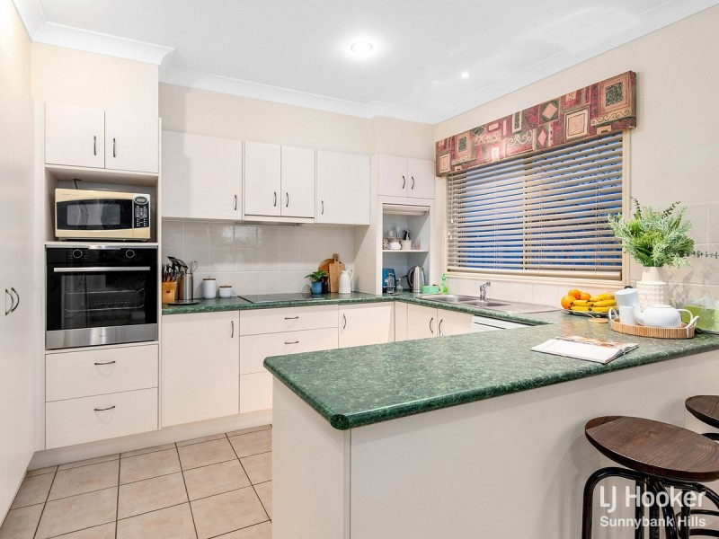 10 Lily Circuit, Kuraby QLD 4112