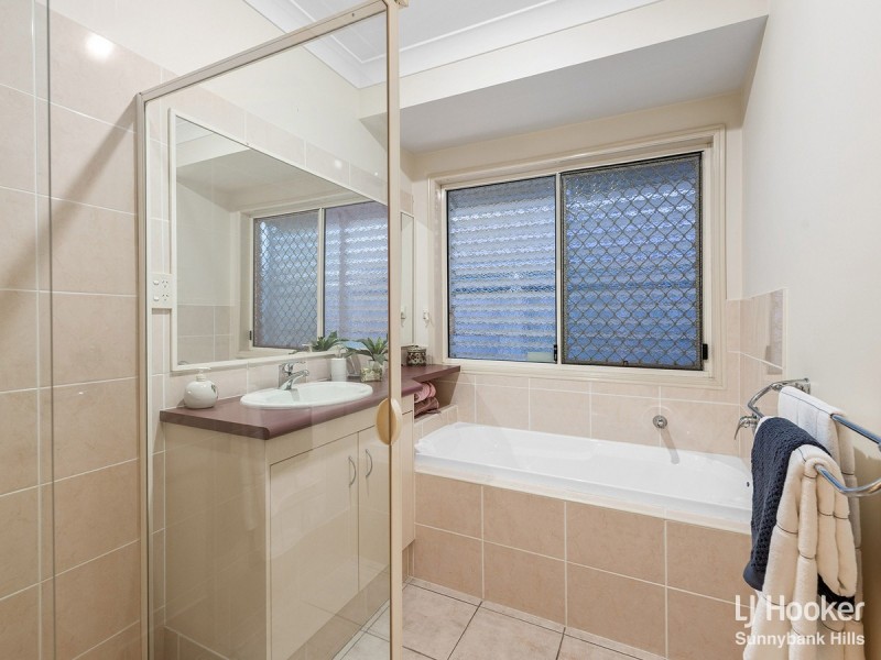 10 Lily Circuit, Kuraby QLD 4112