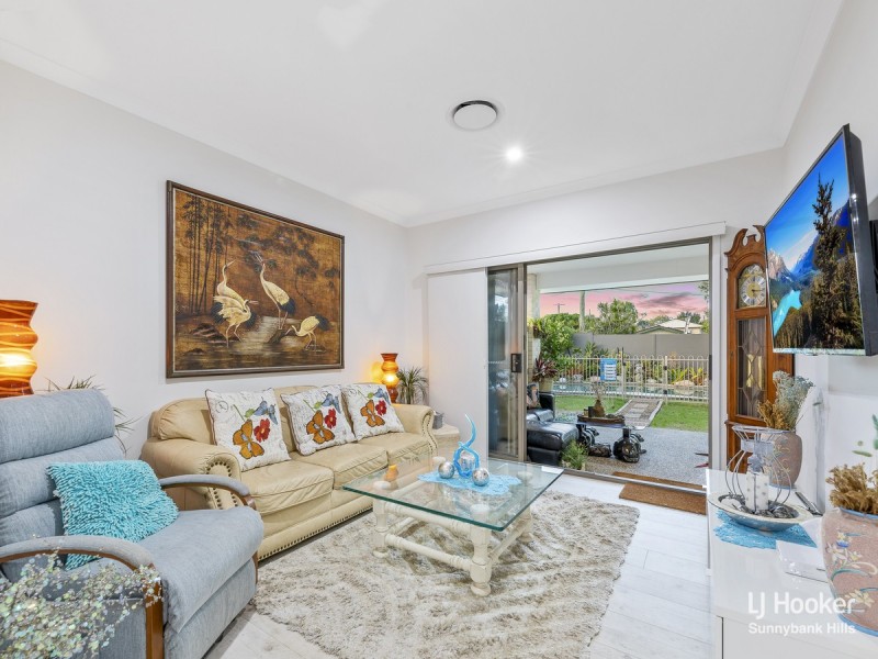52 Granadilla Street, Macgregor QLD 4109