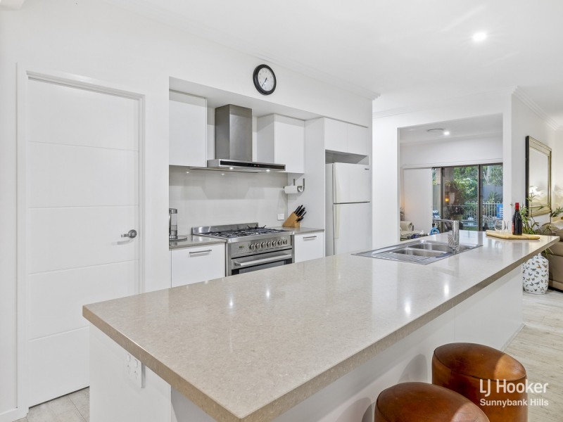 52 Granadilla Street, Macgregor QLD 4109