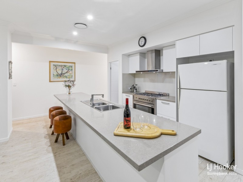 52 Granadilla Street, Macgregor QLD 4109