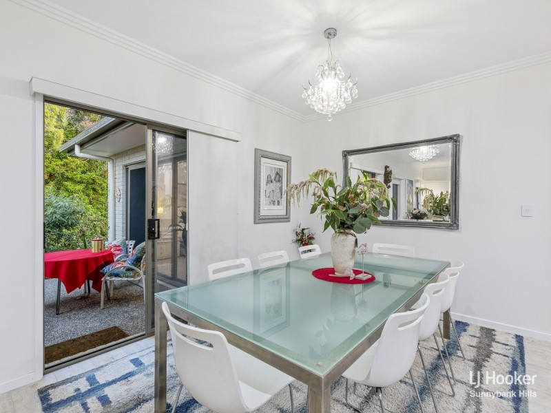 52 Granadilla Street, Macgregor QLD 4109