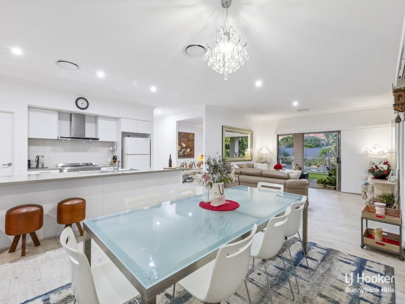 52 Granadilla Street, Macgregor QLD 4109