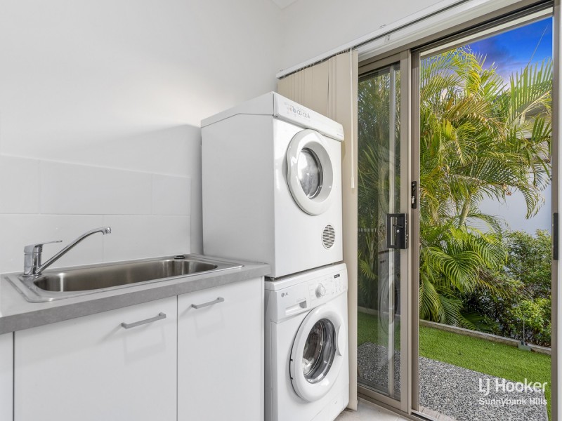 52 Granadilla Street, Macgregor QLD 4109