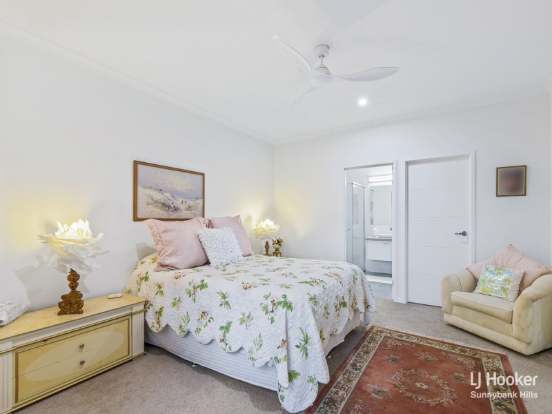 52 Granadilla Street, Macgregor QLD 4109