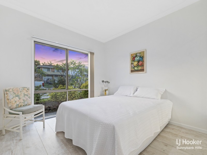 52 Granadilla Street, Macgregor QLD 4109