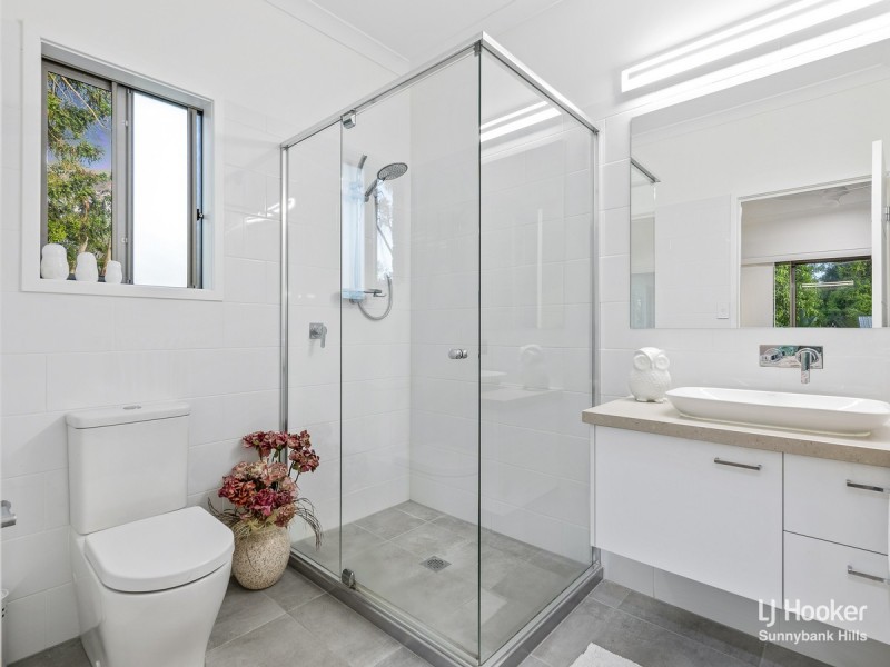 52 Granadilla Street, Macgregor QLD 4109