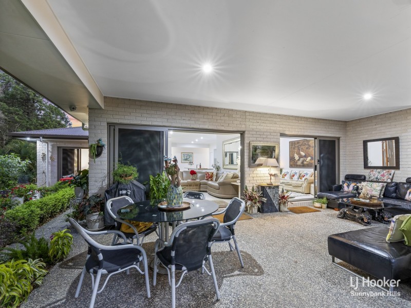 52 Granadilla Street, Macgregor QLD 4109