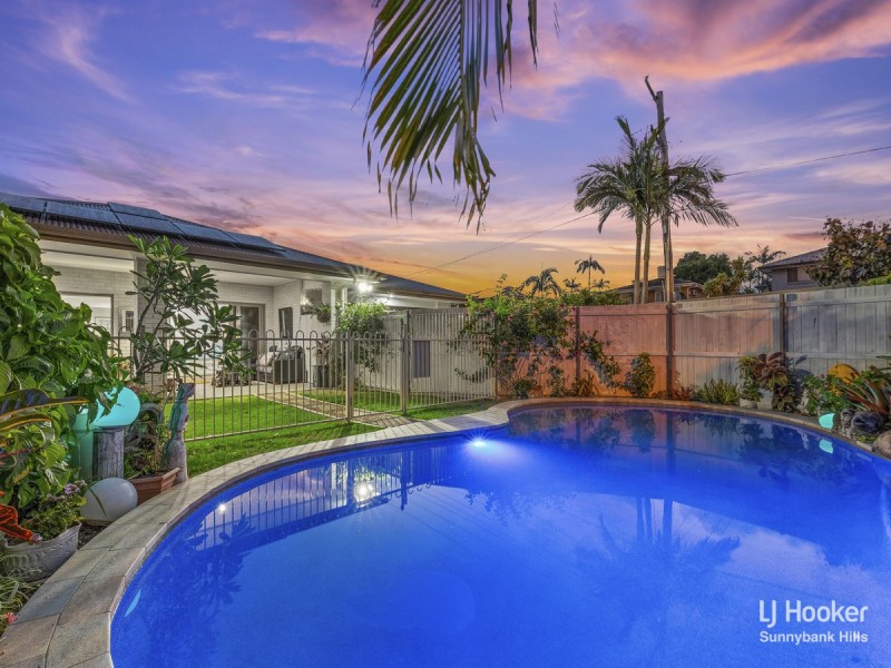 52 Granadilla Street, Macgregor QLD 4109