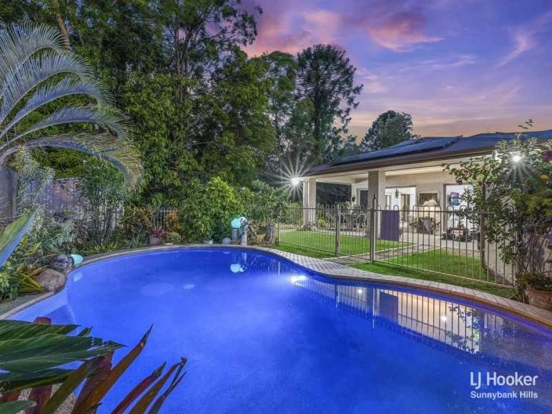 52 Granadilla Street, Macgregor QLD 4109