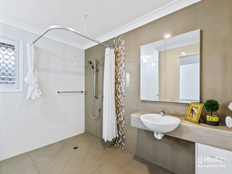 1 Dalmaso Close, Birkdale QLD 4159